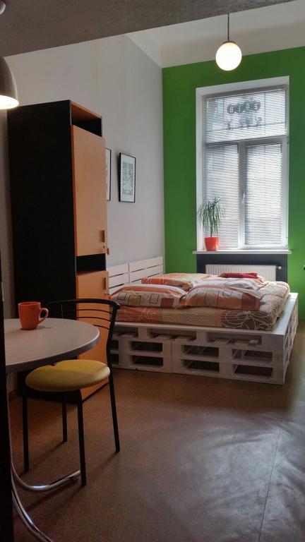 The Georgehouse Hostel Lviv Buitenkant foto